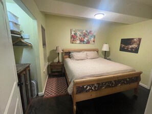 1 bedroom, iron/ironing board, free WiFi, bed sheets