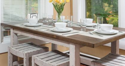 Charming apt -2 Bedroom -Close to Beach/Sleeps 6