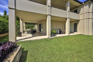 Exterior - Very comfortable, air conditioned, WIFI, downstairs unit located a few... (South West Rocks)