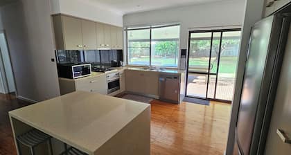 Comfortable air conditioned, pet friendly holiday home with large open...