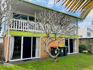 Property grounds - Large holiday home opposite the creek with plenty of room for all the family (Hat Head)