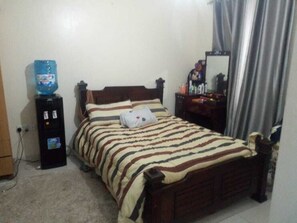 2 habitaciones, tabla de planchar con plancha y internet 
