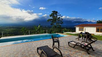 Outdoor pool, an infinity pool