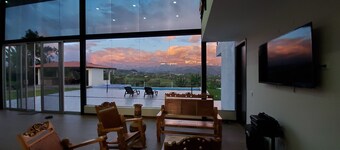 Unforgettable vacations, beautiful farm with astonishing and mountains view