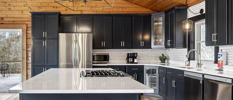 Four à micro-ondes, lave-vaisselle, cafetiÚre-théiÚre