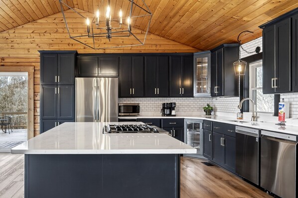 Micro-ondes, lave-vaisselle, cafetiĂšre/bouilloire