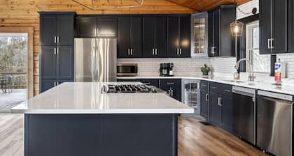 The FadeAway Lodge Center Hill Lake