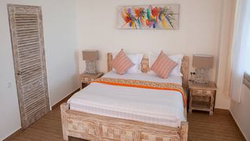 1 habitación, tabla de planchar con plancha, internet y ropa de cama