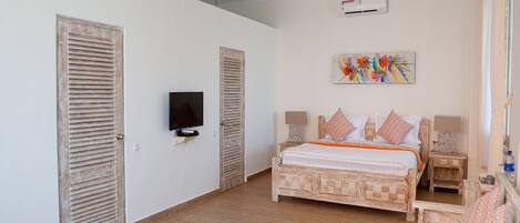 1 bedroom, iron/ironing board, Internet, bed sheets