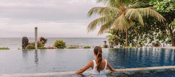 Double, twin Room in 11-bedroom beachfront compound