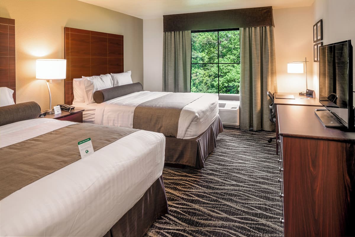 1 bedroom, in-room safe, individually decorated, individually furnished