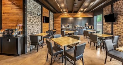 Cobblestone Inn & Suites - Fairfield Bay