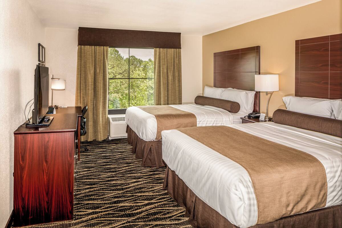 In-room safe, desk, laptop workspace, soundproofing