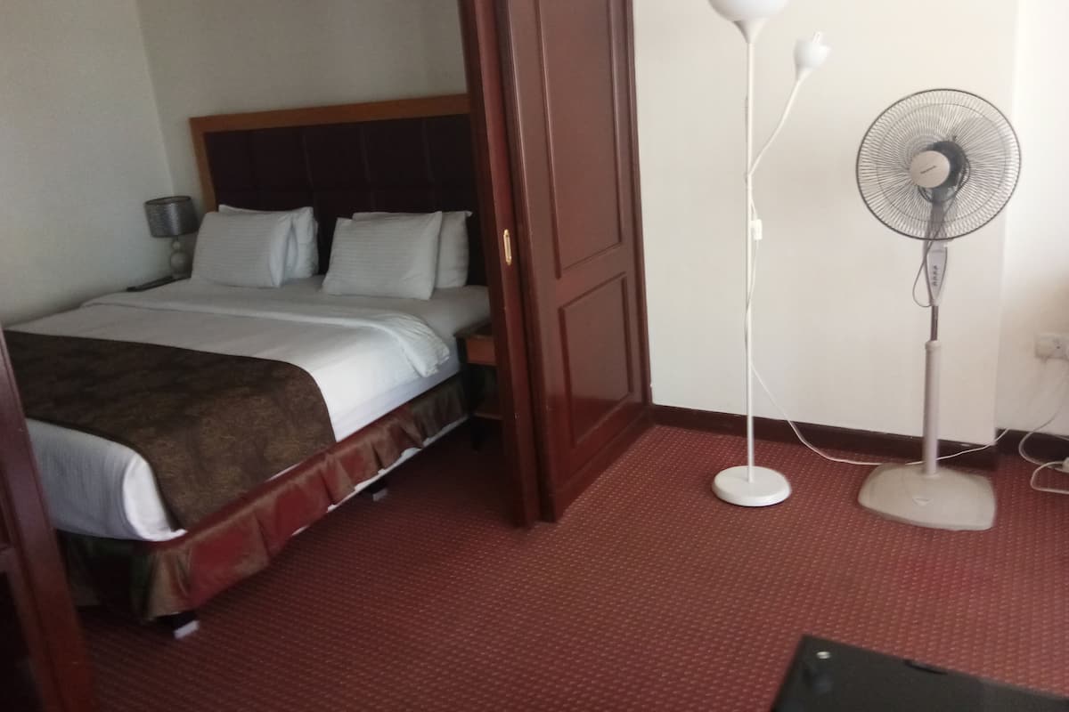 Studio | Seterika/papan seterika, Wi-fi percuma, cadar katil