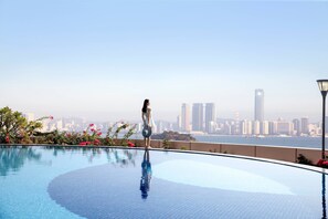 Indoor pool, seasonal outdoor pool - Xiamen Marriott Hotel Haicang (Xiamen)