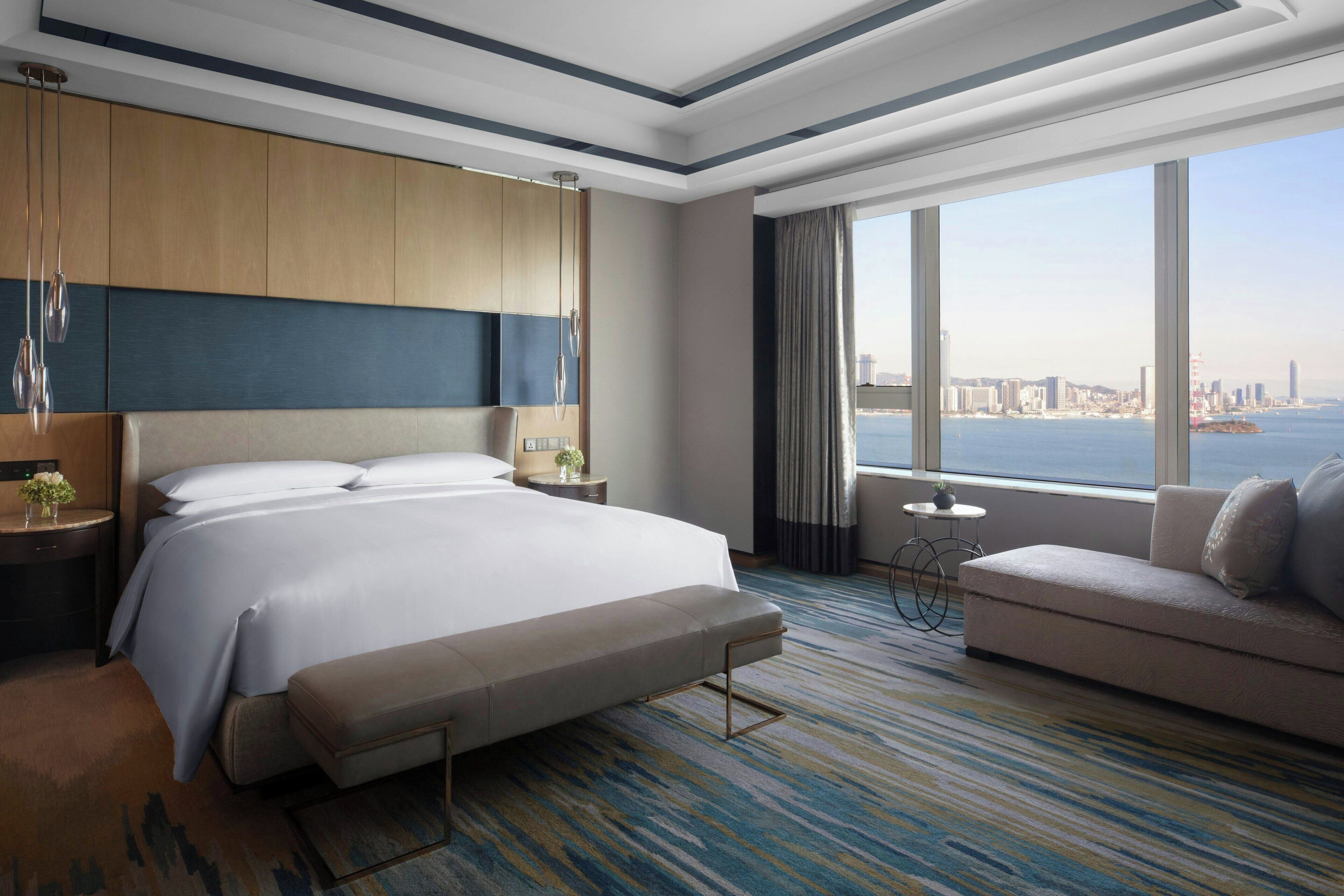 Hypo-allergenic bedding, in-room safe, desk, iron/ironing board