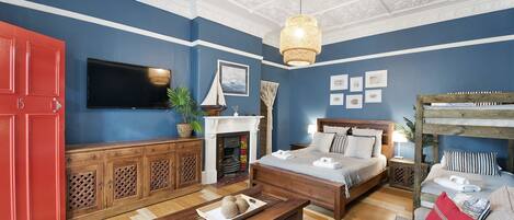 Design-huone, 1 makuuhuone | Minibaari, yksilöllisesti sisustettu, yksilöllisesti kalustettu