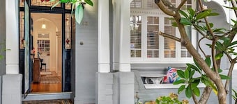 Manly Waves Studios & Apartments