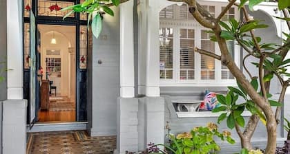 Manly Waves Studios & Apartments