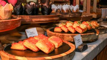 Petit déjeuner buffet (138 CNY par personne)