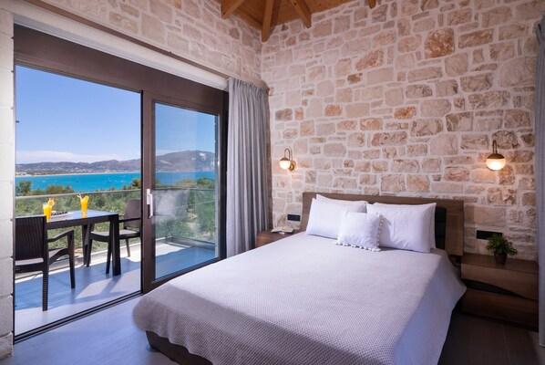 3 slaapkamers, een strijkplank/strijkijzer, gratis wifi, beddengoed