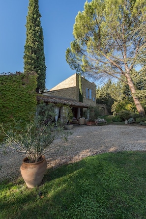 Front of property - Mas de Foncaudette (Puyvert)