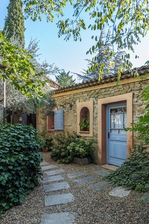 Entrée de l’hébergement