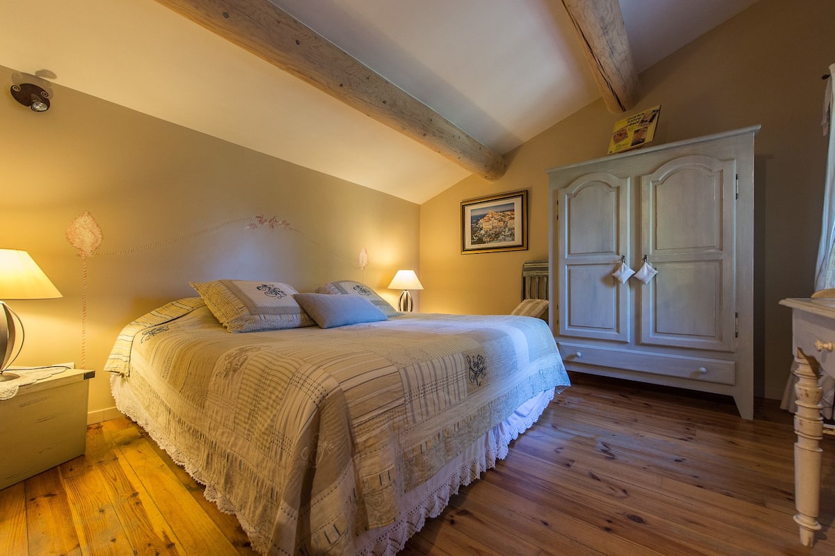Superior Triple Room, 2 Bedrooms, Non Smoking (Marius) | Premium bedding, iron/ironing board (on request), WiFi (free)