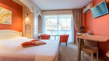 Phòng đôi, 1 giường đôi, không hút thuốc | Két bảo mật tại phòng, trang trí khác biệt