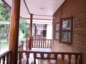 Standard Twin Room | Balcony