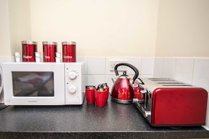 Deluxe Studio, Multiple Beds | In-room dining - Bradford City Apartments Flat 74 (Bradford)