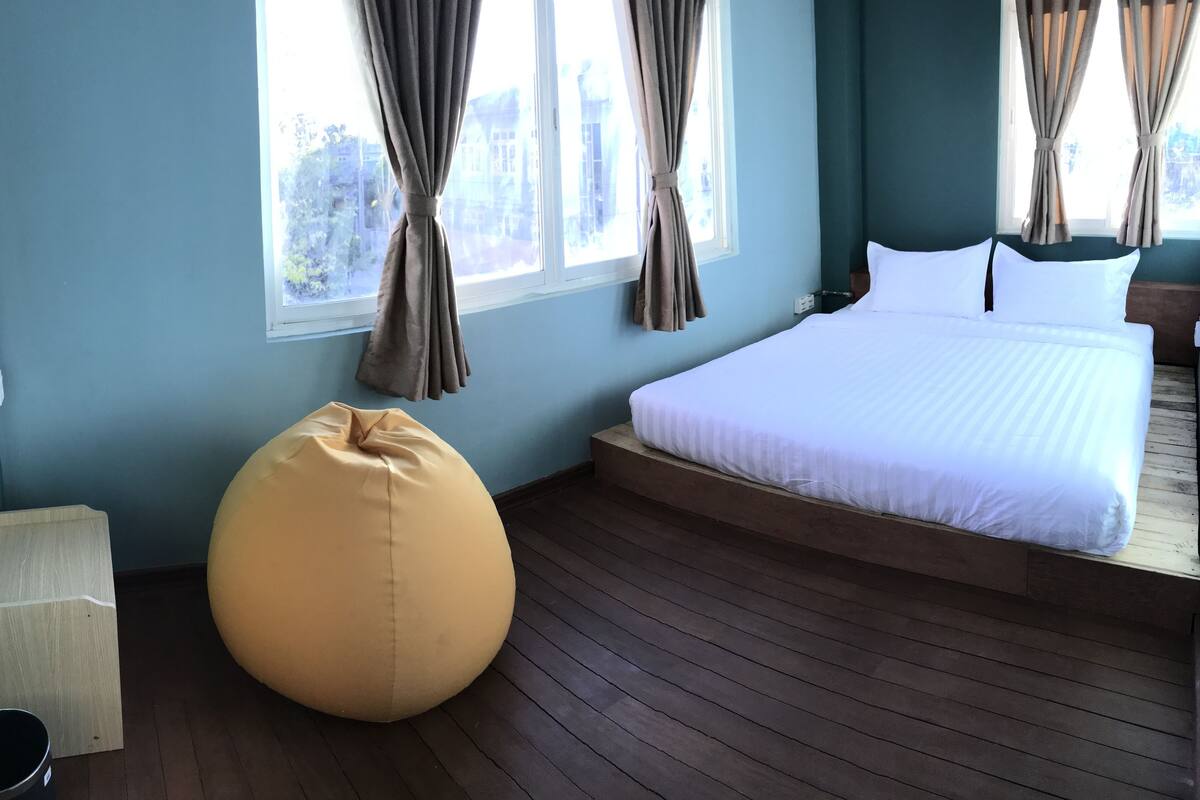 Private Room with Shared Bathroom | Blackout curtains, free WiFi, bed sheets