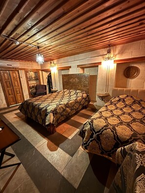 Ropa de cama de alta calidad y escritorio 