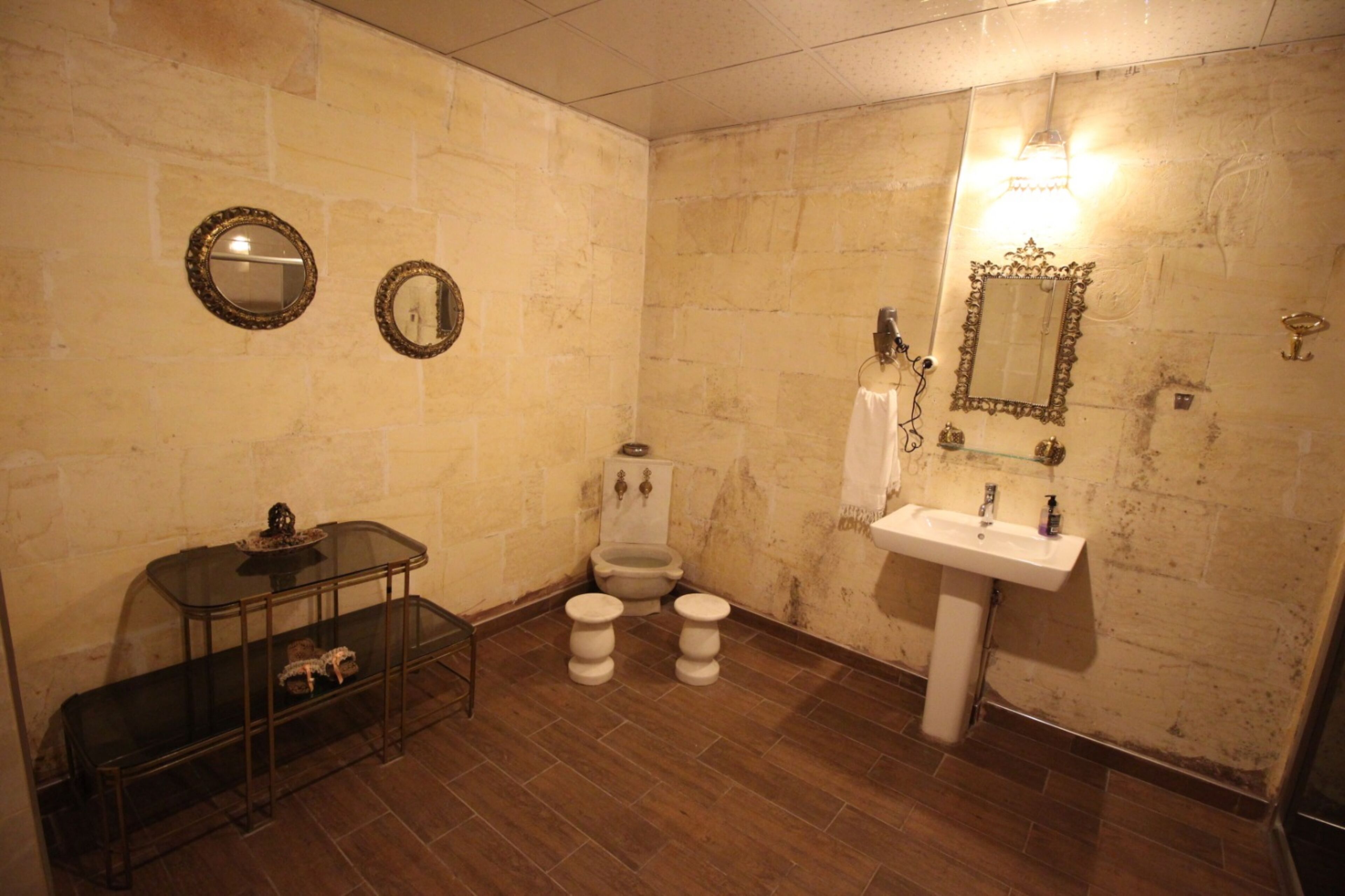 shower, free toiletries, hair dryer, slippers