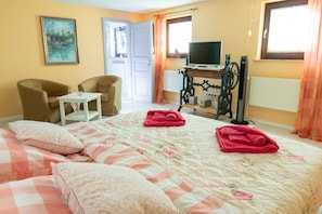 3 habitaciones, cuna de viaje, wifi y ropa de cama