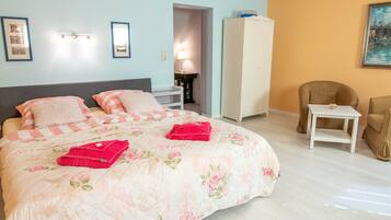 3 slaapkamers, reisbedje, wifi, beddengoed