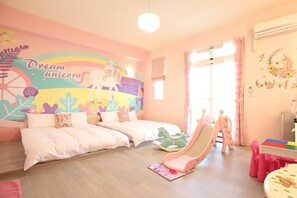 Signature Quadruple Room, 2 Double Beds, Non Smoking