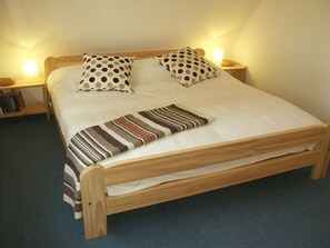 2 chambres, lit parapluie, Wi-Fi, draps fournis