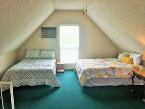 4 bedrooms, iron/ironing board, free WiFi, bed sheets