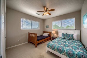 4 bedrooms, iron/ironing board, free WiFi, bed sheets