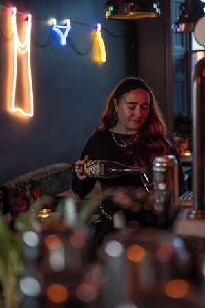 Dinner served - Artist Residence Brighton (Brighton)
