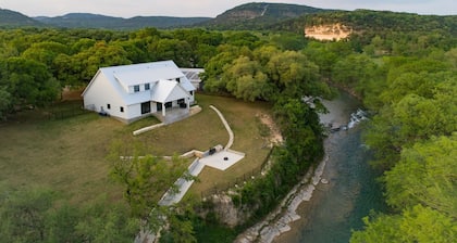 Luxury on the Guadalupe River! Across from Whitewater on the horseshoe!!