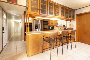 Fridge, microwave, dishwasher, coffee/tea maker