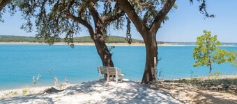 Magnifique chalet sur le lac Canyon pour 8 personnes! Plus de 400 pieds de front de mer!