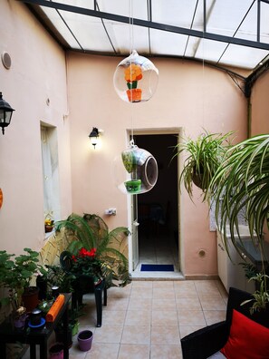 Check-in/check-out kiosk - B&B Casa Valeria (Catania)