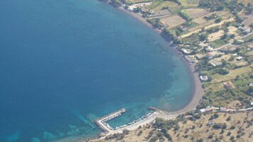 Piscina externa, espreguiçadeiras