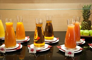 Desayuno buffet todos los días (con cargo)