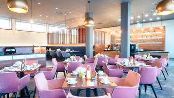 2 Restaurants, Frühstück