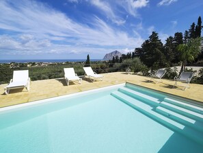 Seasonal outdoor pool - Casa Valderice (Valderice)