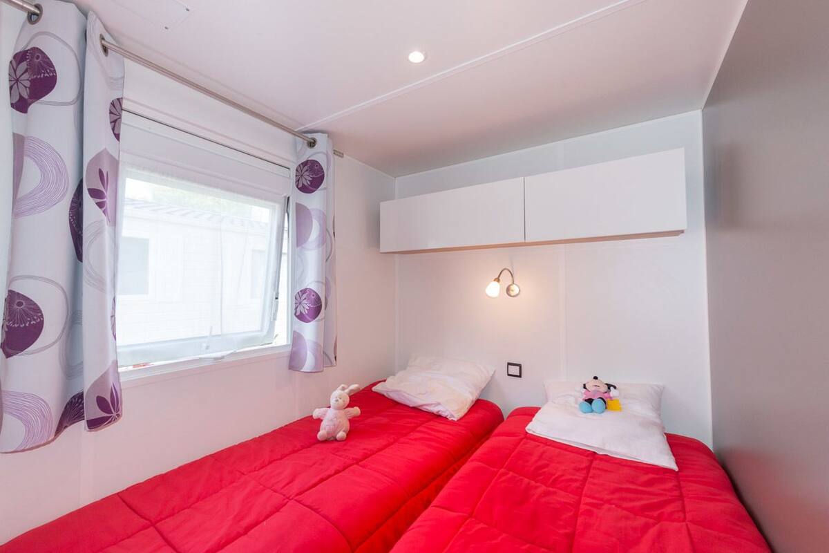 Desk, cots/infant beds, free WiFi